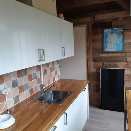 Wunderschoenes Haus Mit Pool- Garten Und Grill By Interhome Feriehus