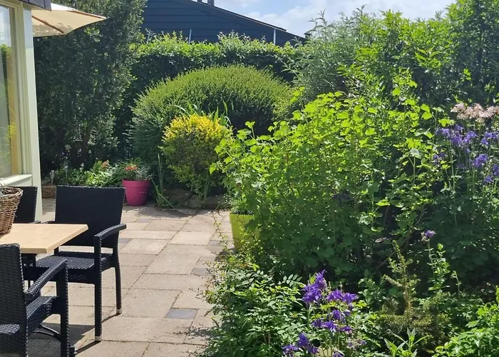 Tatil Evi Wunderschoenes Haus Mit Pool- Garten Und Grill By Interhome Dirkshorn